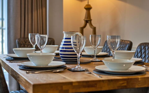No.1 Sand Banks: Meubilair, Tableware, Tafel, Serveware, Dishware, Interieur Ontwerp, Bord, Stoel, Porselein, Eetkamer
