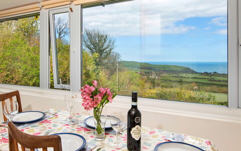 Arfron: Meubilair, Interieur Ontwerp, Stoel, Keuken En Eettafel, Glas, Beits, Hardwood, Eco Hotel, Eetkamer, Linens