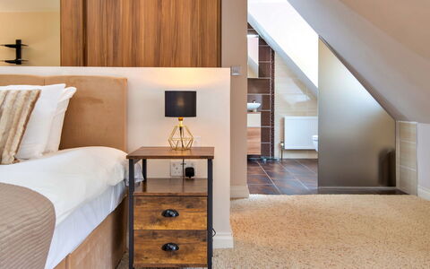 Bryncoch Retreat: Meubilair, Interieur Ontwerp, Muur, Bed, Flooring, Slaapkamer, Hout, Verdieping, Plafond, Kamer