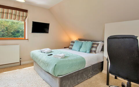 Bryncoch Retreat: Interieur Ontwerp, Huis, Flooring, Meubilair, Plafond, Verdieping, Bed, Kamer, Slaapkamer, Bedding