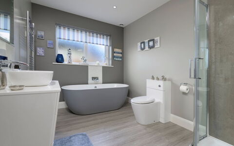 Tan-Y-Foel: Interieur Ontwerp, Flooring, Muur, Verdieping, Loodgieterswerkinrichting, Badkamer, Plafond, Huis, Verlichting, Bad
