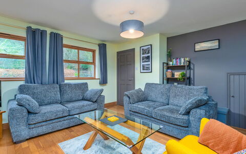 Riverstone Cottage: Meubilair, Interieur Ontwerp, Bankstel, Flooring, Verdieping, Woonkamer, Huis, Kamer, Appartement