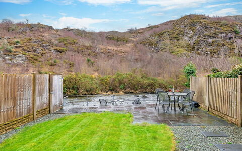 Riverstone Cottage: Tuin, Landscaping, Werf, Beits, Hardwood, Backyard, Flagstone, Hek, Eco Hotel, Gang
