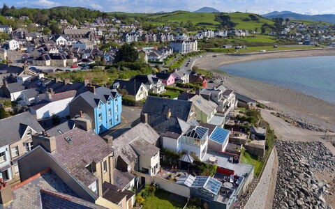 Gwynle: Woongebied, Kust, Landschap, Buurt, Huis, Voorstad, Kust En Oceanic Landvormen, Huis, Zee, Menselijke Nederzetting