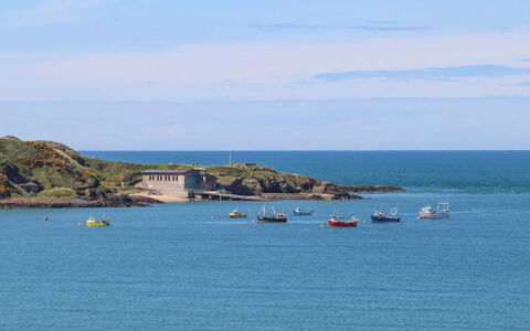 Brigwyn: Blauw, Lucht, Water, Watervoorraden, Zwemwater, Kust, Kust En Oceanic Landvormen, Zee, Headland, Horizon