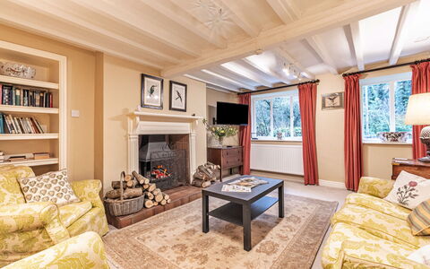 Dolhyfryd Lodge: Meubilair, Interieur Ontwerp, Muur, Flooring, Hout, Bankstel, Verdieping, Plafond, Woonkamer, Kamer