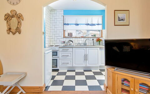 Morwen: Meubilair, Interieur Ontwerp, Flooring, Verdieping, Hout, Keuken, Kamer, Plafond, Major Appliance, Cabinetry