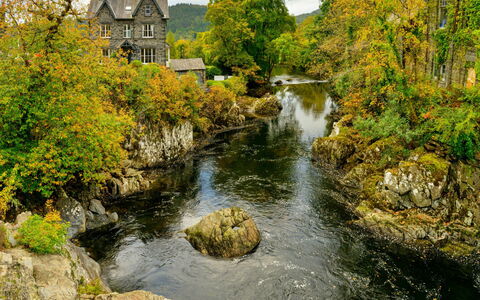 Bod Gwynedd: Zwemwater, Natuur, Waterloop, Natuurlijk Landschap, Vegetation, Bank, Landschap, Stroom, Landelijk Gebied