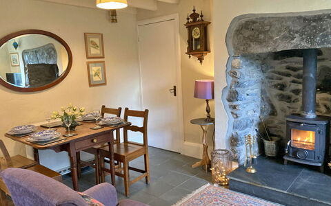 Pen-Y-Groes: Meubilair, Hout, Interieur Ontwerp, Flooring, Verlichting, Huis, Woonkamer, Kamer, Verdieping, Stoel