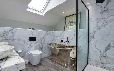 Goferydd: Loodgieterswerkinrichting, Interieur Ontwerp, Flooring, Badkamer, Verdieping, Kraan, Loodgieter, Wastafel, Huis, Bad