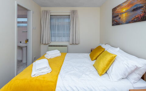 Nant Y Mynydd: Appartement, Bedding, Slaapkamer, Laken, Bed, Hotel, Bed Frame, Hoofdkussen