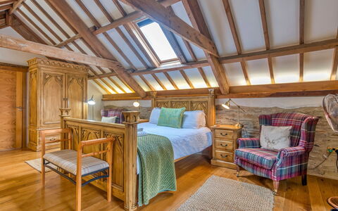 Jabajak Vineyard: Interieur Ontwerp, Meubilair, Hout, Plafond, Flooring, Verdieping, Slaapkamer, Bed, Verlichting, Kamer