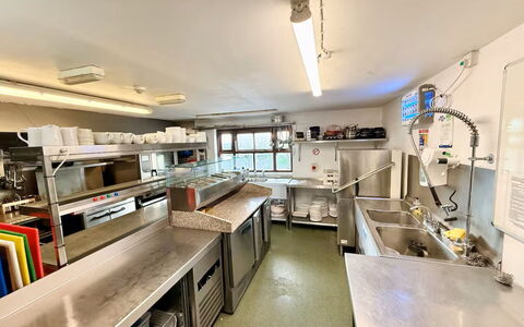 Jabajak Vineyard: Plafond, Countertop, Interieur Ontwerp, Flooring, Verlichting, Lichte Inrichting, Keuken, Meubilair, Verdieping, Toestel Van De Keuken