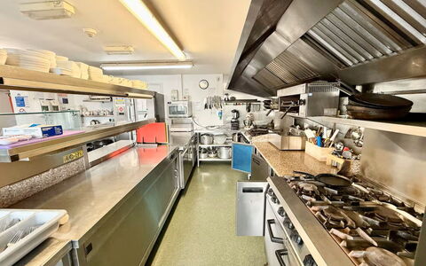 Jabajak Vineyard: Countertop, Keuken, Toestel Van De Keuken, Interieur Ontwerp, Verlichting, Plafond, Major Appliance, Meubilair, Huishoudapparatuur, Cabinetry