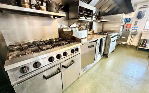 Jabajak Vineyard: Keuken, Major Appliance, Fornuis, Toestel Van De Keuken, Countertop, Gasfornuis, Fornuis, Huishoudapparatuur, Cooktop, Koken