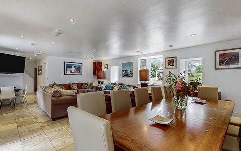 Old Barn at Ormidale House: Meubilair, Interieur Ontwerp, Flooring, Verdieping, Plafond, Bankstel, Hout, Kamer, Tafel, Woonkamer