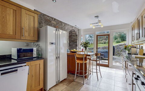 Old Barn at Ormidale House: Flooring, Meubilair, Interieur Ontwerp, Hout, Verdieping, Countertop, Keuken, Plafond, Cabinetry, Kamer