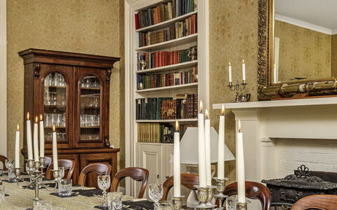 Ormidale House: Meubilair, Interieur Ontwerp, Hout, Tafel, Eetkamer, Verlichting, Flooring, Stellingen, Plank, Keuken En Eettafel