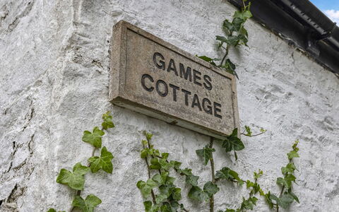 Garden Cottage at Ormidale House: Tableware, Serveware, Kop, Koffiekop, Drinkware, Theepot, Voedsel, Dishware, Theekopje, Porselein