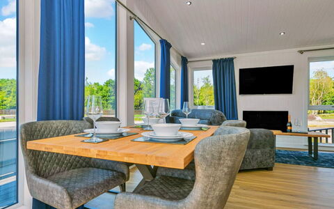 Silverwood Junior Chalet: Tableware, Serveware, Kop, Koffiekop, Drinkware, Theepot, Voedsel, Dishware, Theekopje, Porselein