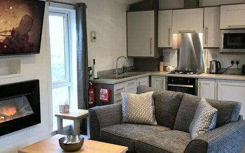 Silverwood Hideaway Lodge: Tableware, Serveware, Kop, Koffiekop, Drinkware, Theepot, Voedsel, Dishware, Theekopje, Porselein