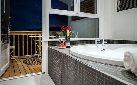 Silverwood Spa Lodge: Tableware, Serveware, Kop, Koffiekop, Drinkware, Theepot, Voedsel, Dishware, Theekopje, Porselein