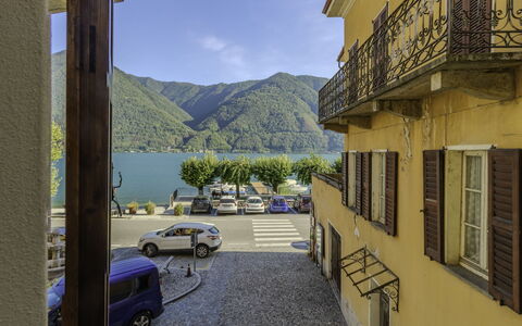 La Finestra sul Lago: Bergketen, Balkon, Badplaats