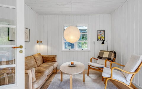 Andrina - 350M from the Sea: Hout, Flooring, Interieur Ontwerp, Verdieping, Plafond, Huis, Woonkamer, Lichte Inrichting, Houten Vloer, Beits