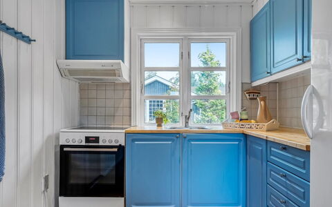Andrina - 350M from the Sea: Keuken, Flooring, Major Appliance, Interieur Ontwerp, Toestel Van De Keuken, Verdieping, Countertop, Gootsteen, Cabinetry, Wastafel