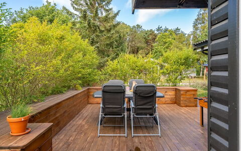 Andrina - 350M from the Sea: Hout, Meubilair, Struik, Hardwood, Tuin, Buitenmeubels, Houten Vloer, Dek, Plank, Beits