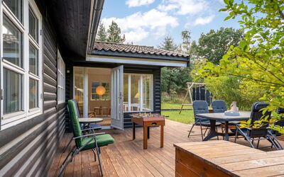 Andrina - 350M from the Sea