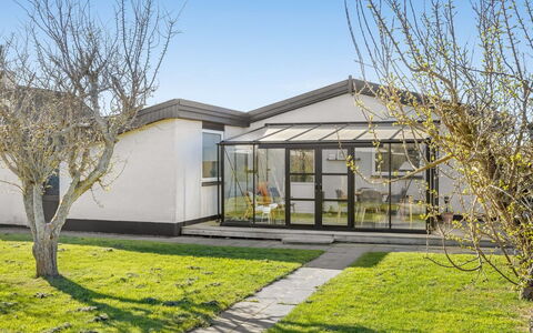 Soleil - 1.5Km from the Sea: Architectuur, Facade, Dak, Deur, Huis, Land Lot, Landgoed, Tuin, Schaduw, Boerderij