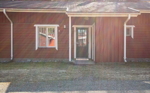 Koli Country Club B 6: Hout, Huis, Siding, Huis, Dak, Verblijf, Deur, Beits, Hardwood, Schuifraam
