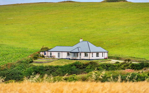 The Breakers: Gras, Huis, Verblijf, Grasland, Dak, Landelijk Gebied, Plain, Landschap, Huis, Land Lot