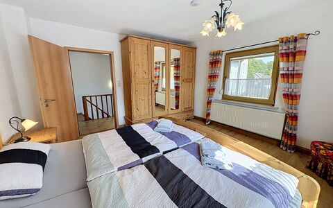 Albert: Meubilair, Interieur Ontwerp, Bed, Slaapkamer, Hout, Plafond, Kamer, Verdieping, Flooring, Laken