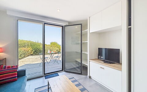 Beg en Aud: Interieur Ontwerp, Meubilair, Flooring, Verdieping, Plafond, Kamer, Appartement, Bankstel, Woonkamer