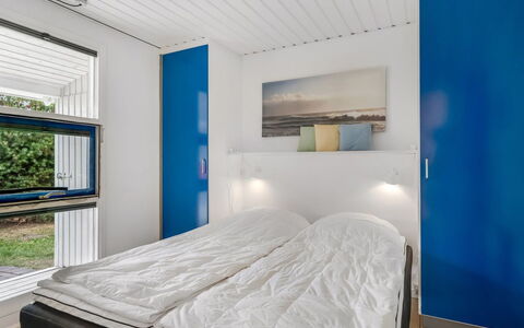 Jale - 300M from the Sea: Interieur Ontwerp, Plafond, Verdieping, Slaapkamer, Appartement, Laken, Bed, Bedding, Ontwerp, Hotel