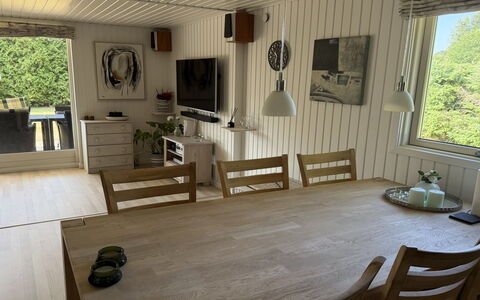 Alkmar - from the Sea: Meubilair, Flooring, Hout, Verdieping, Interieur Ontwerp, Tafel, Keuken En Eettafel, Stoel, Eetkamer, Houten Vloer