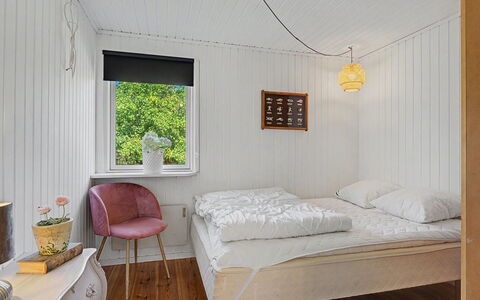 Leve - 300M from the Sea: Interieur Ontwerp, Slaapkamer, Muur, Bed, Flooring, Verdieping, Hout, Plafond, Meubilair, Laken