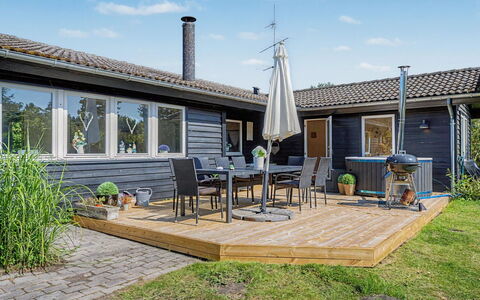 Leve - 300M from the Sea: Hout, Huis, Huis, Dak, Veranda, Deur, Verblijf, Dek, Hardwood, Samengesteld Materiaal