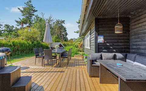 Leve - 300M from the Sea: Houten Vloer, Hout, Veranda, Hardwood, Plank, Dek, Buitenmeubels, Beits, Huis, Verblijf