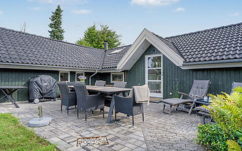 Aleksis - 900M from the Sea: Dak, Huis, Huis, Verblijf, Siding, Landgoed, Tuin, Backyard, Werf, Landscaping