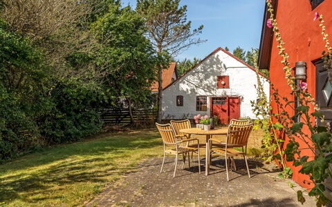 Safir - 1.7Km from the Sea: Gras, Huis, Struik, Verblijf, Huis, Landelijk Gebied, Menselijke Nederzetting, Deur, De Lente, Tuin