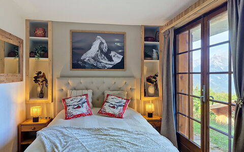 Ozer: Meubilair, Interieur Ontwerp, Bed, Slaapkamer, Muur, Laken, Bedding, Kamer, Hout, Verdieping