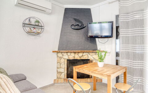 Antonia: Interieur Ontwerp, Meubilair, Hout, Flooring, Verdieping, Plafond, Verlichting, Kamer, Appartement, Woonkamer