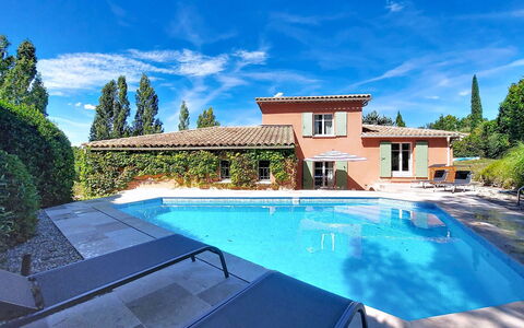 Lou Parpaiou: Blauw, Zwembad, Woongebied, Huis, Landgoed, Toevlucht, Tuin, Villa, Landscaping, Hacienda