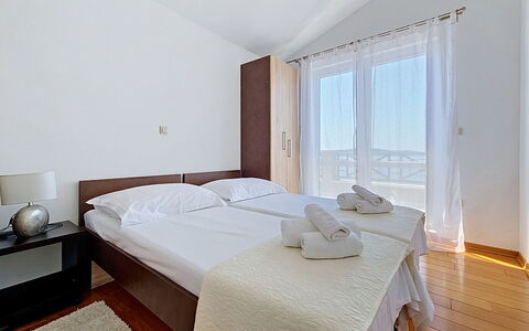 Bliss: Hout, Interieur Ontwerp, Verdieping, Plafond, Flooring, Meubilair, Bed, Kamer, Appartement, Slaapkamer