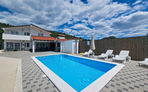Ivana: Zwembad, Samengesteld Materiaal, Toevlucht, Hotel, Badplaats, Eco Hotel, Buitenmeubels