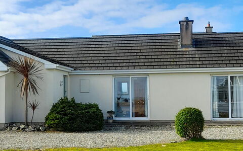 Ballyconneely Hc No.5: Gebouw, Dak, Huis, Venster, Huis, Woongebied, Verblijf, Architectuur, Siding, Deur