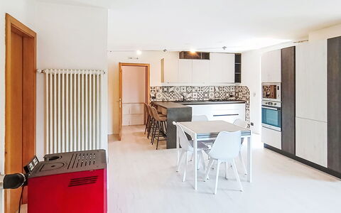 Federica: Flooring, Interieur Ontwerp, Meubilair, Verdieping, Hout, Plafond, Kamer, Verlichting, Keuken, Appartement